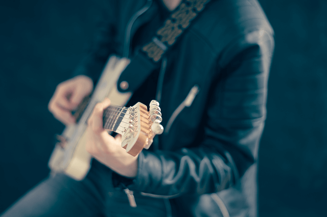 festival-internacional-chihuahua-guitarist-768532_640.jpg